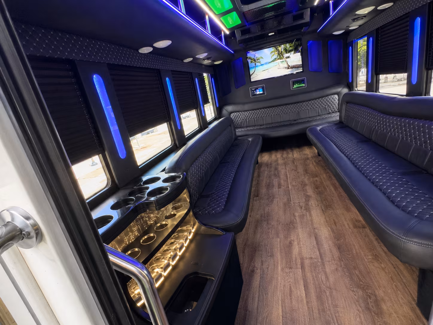 Daytona Beach Birthday, Sweet 16, & Quinceañera Transportation party bus exterior