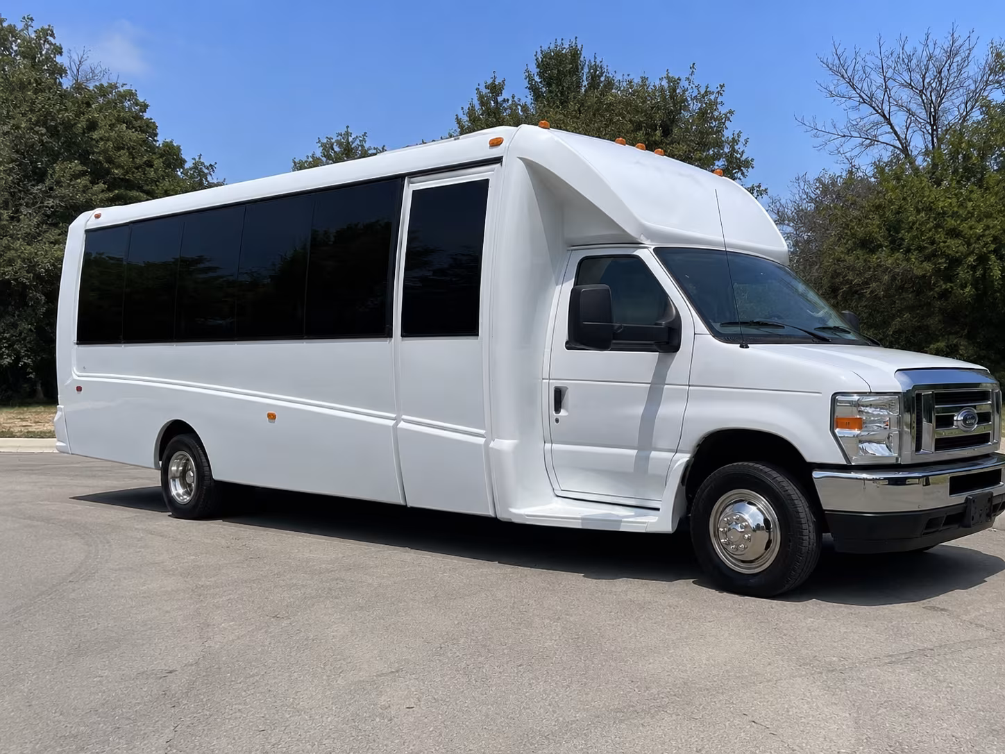 Daytona Beach Winery Tour & Pub Crawl Transportation party bus exterior